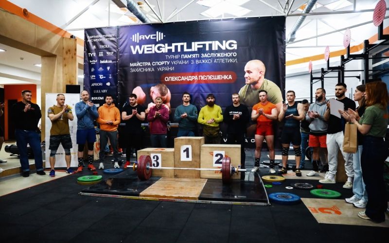 Спортсмени беруть участь у турнірі з важкої атлетики «Сила нації» в Києві